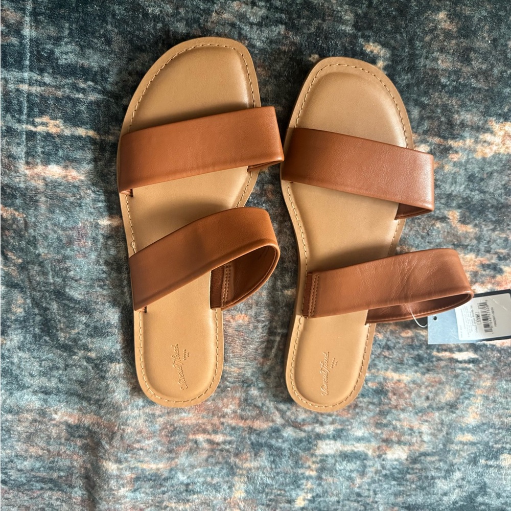 Universal Thread Tan Double-Strap Slide Sandals 11W NWT - Picture 2 of 4